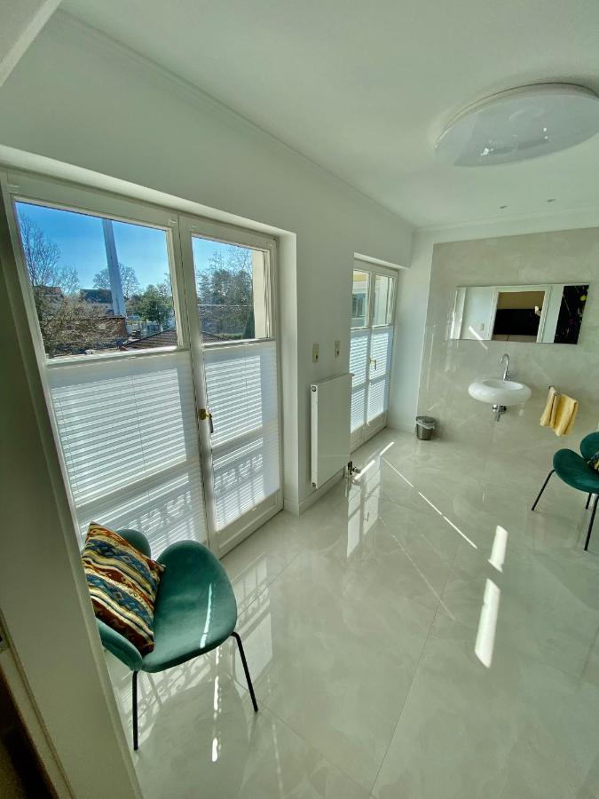Apartment Am Steinhuder App Suite-la Fleur-mit Pantry Kueche, Luftreinigungssystem, Garten, Wlan